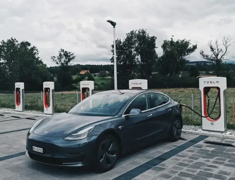 Tesla’s supercharging station